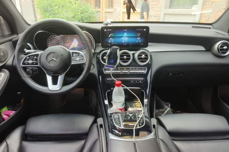 Used Mercedes-Benz GLC 2021 GLC 260 L 4MATIC Dynamic Edition Center Console