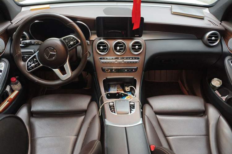 Used Mercedes-Benz GLC 2021 GLC 300 L 4MATIC Dynamic Model Center Console