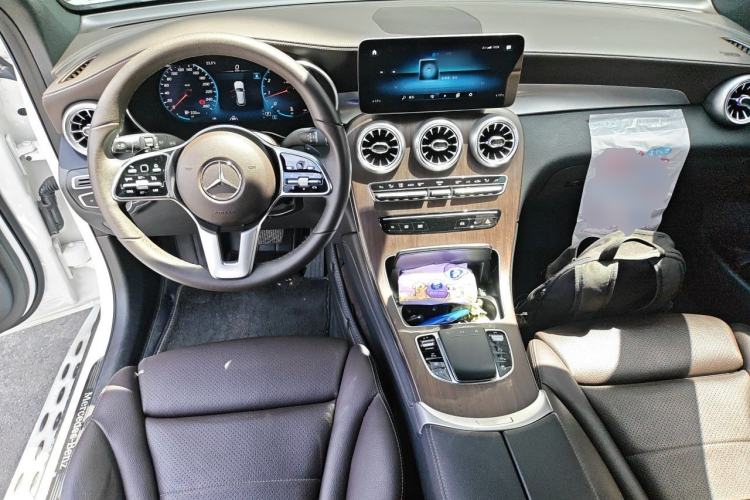 Used Mercedes-Benz GLC 2021 GLC 300 L 4MATIC Dynamic Model Center Console