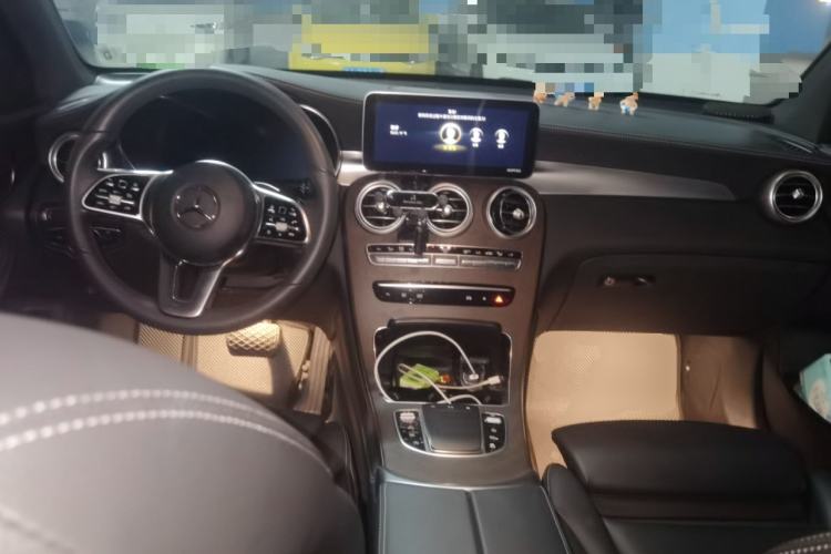 Used Mercedes-Benz GLC 2021 GLC 260 L 4MATIC Luxury Model Center Console