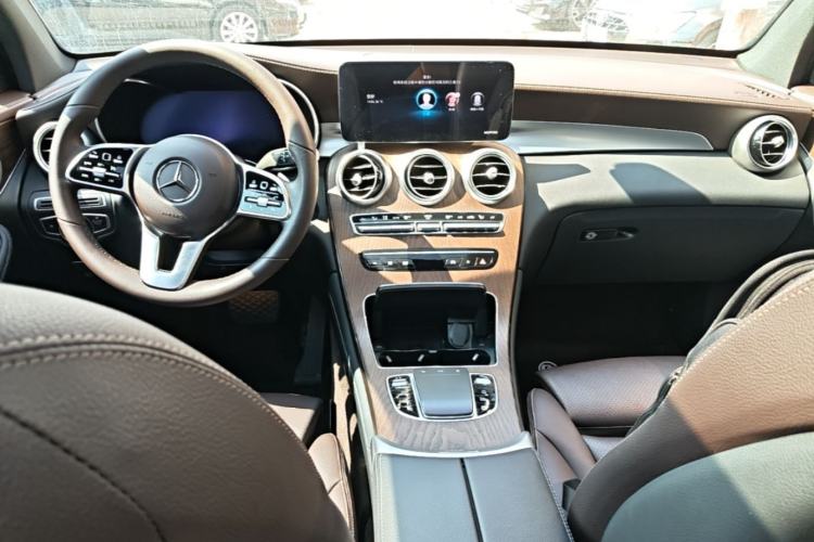 Used Mercedes-Benz GLC 2021 GLC 260 L 4MATIC Luxury Model Center Console