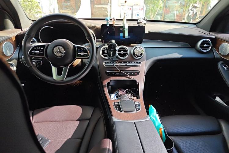 Used Mercedes-Benz GLC 2021 GLC 300 L 4MATIC Dynamic Model Center Console