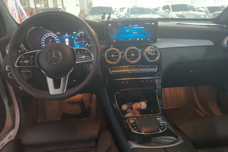 Used Mercedes-Benz GLC 2021 GLC 260 L 4MATIC Dynamic Edition Center Console
