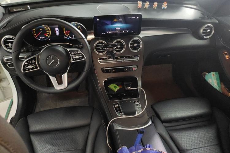 Used Mercedes-Benz GLC 2021 GLC 260 L 4MATIC Luxury Model Center Console