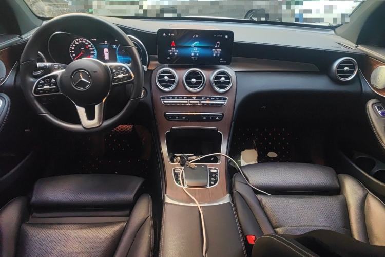 Used Mercedes-Benz GLC 2021 GLC 300 L 4MATIC Dynamic Model Center Console