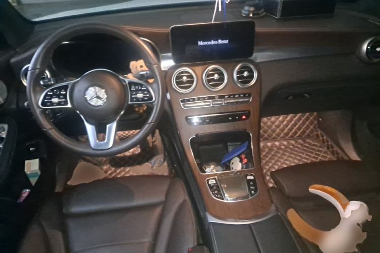 Used Mercedes-Benz GLC 2021 GLC 300 L 4MATIC Dynamic Model Center Console