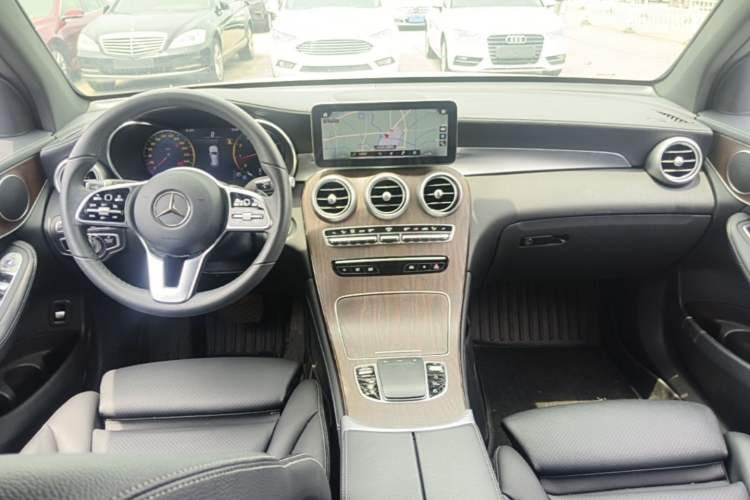 Used Mercedes-Benz GLC 2021 GLC 260 L 4MATIC Luxury Model Center Console