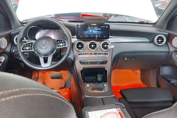 Used Mercedes-Benz GLC 2021 GLC 300 L 4MATIC Dynamic Model Center Console
