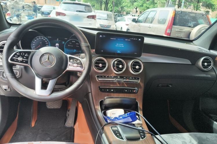 Used Mercedes-Benz GLC 2021 GLC 300 L 4MATIC Dynamic Model Center Console