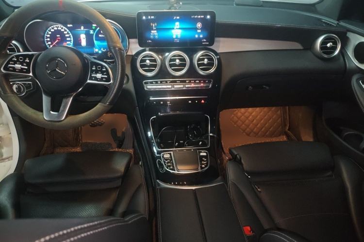Used Mercedes-Benz GLC 2021 GLC 260 L 4MATIC Dynamic Edition Center Console