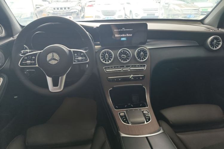 Used Mercedes-Benz GLC 2021 GLC 300 L 4MATIC Dynamic Model Center Console