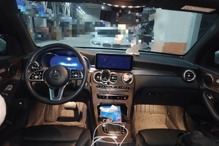 Used Mercedes-Benz GLC 2021 GLC 260 L 4MATIC Luxury Model Center Console