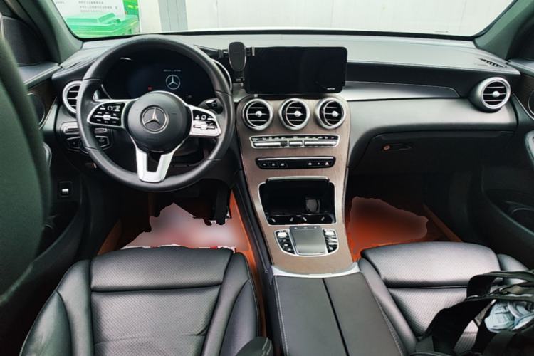 Used Mercedes-Benz GLC 2021 GLC 260 L 4MATIC Luxury Model Center Console