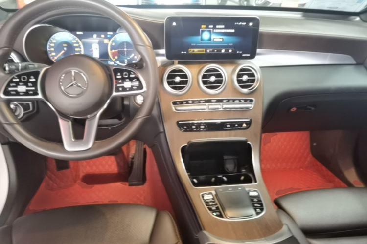 Used Mercedes-Benz GLC 2021 GLC 300 L 4MATIC Dynamic Model Center Console