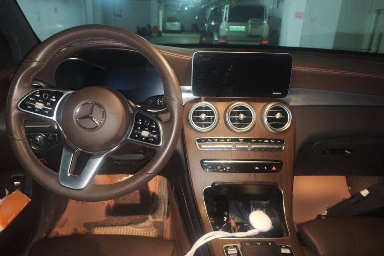 Used Mercedes-Benz GLC 2021 GLC 300 L 4MATIC Dynamic Model Center Console
