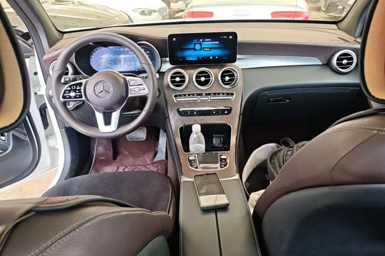 Used Mercedes-Benz GLC 2021 GLC 260 L 4MATIC Luxury Model Center Console