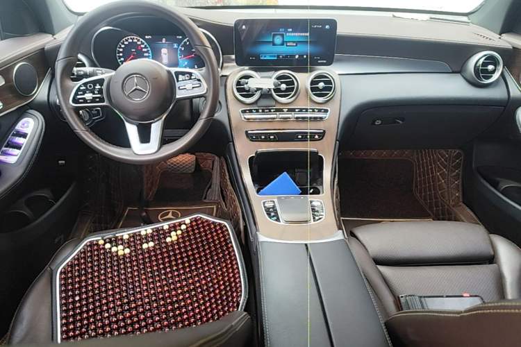 Used Mercedes-Benz GLC 2021 GLC 260 L 4MATIC Luxury Model Center Console