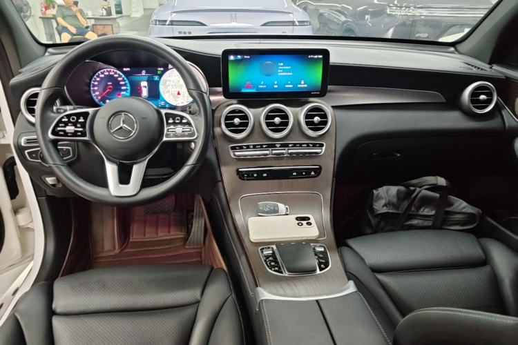 Used Mercedes-Benz GLC 2021 GLC 260 L 4MATIC Luxury Model Center Console