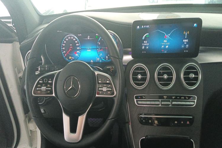 Used Mercedes-Benz GLC 2021 GLC 260 L 4MATIC Luxury Model Center Console