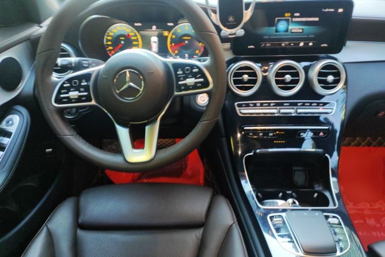 Used Mercedes-Benz GLC 2021 GLC 260 L 4MATIC Dynamic Edition Center Console