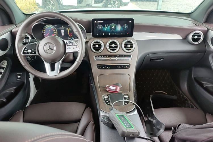 Used Mercedes-Benz GLC 2021 GLC 260 L 4MATIC Dynamic Edition Center Console