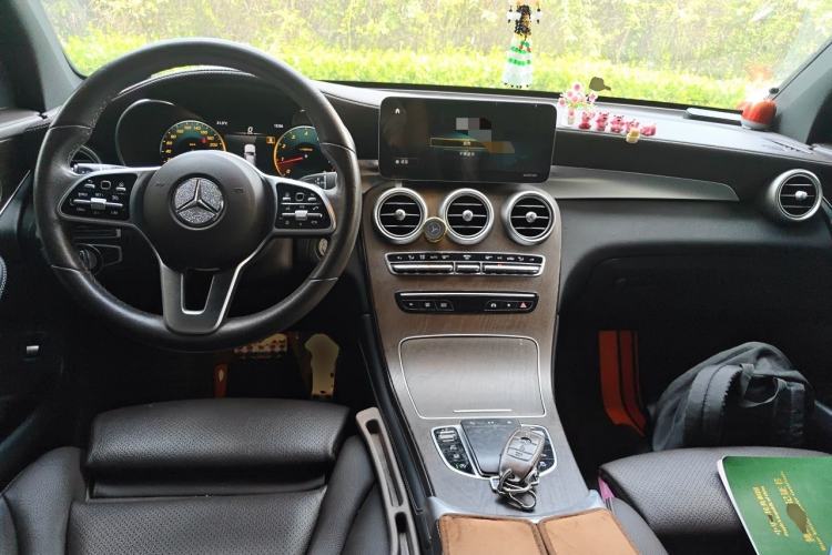 Used Mercedes-Benz GLC 2021 GLC 260 L 4MATIC Luxury Model Center Console