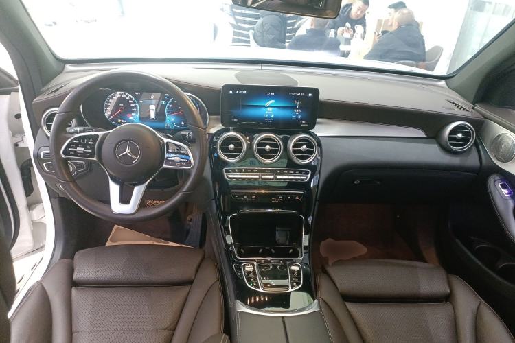 Used Mercedes-Benz GLC 2021 GLC 260 L 4MATIC Dynamic Edition Center Console