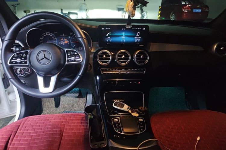 Used Mercedes-Benz GLC 2021 GLC 260 L 4MATIC Dynamic Edition Center Console
