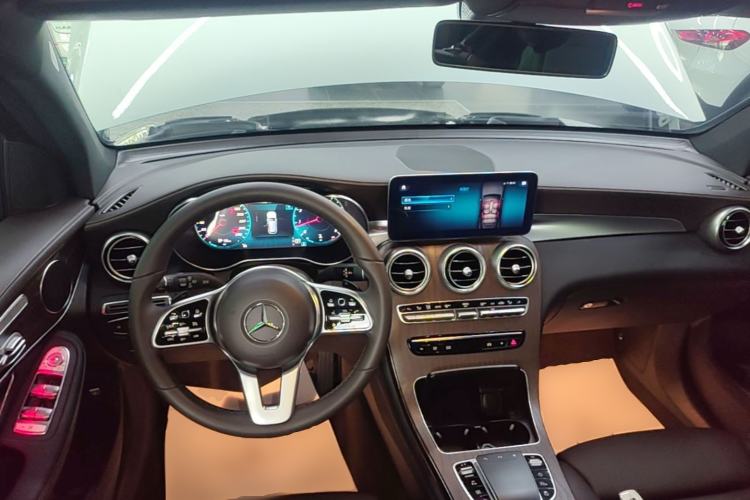 Used Mercedes-Benz GLC 2021 GLC 260 L 4MATIC Luxury Model Center Console