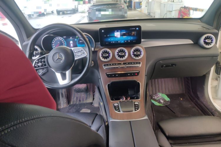 Used Mercedes-Benz GLC 2021 GLC 300 L 4MATIC Dynamic Model Center Console