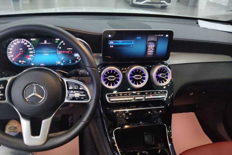 Used Mercedes-Benz GLC 2021 GLC 300 L 4MATIC Dynamic Model Center Console