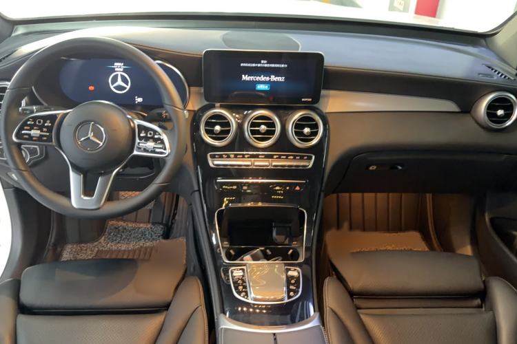 Used Mercedes-Benz GLC 2021 GLC 260 L 4MATIC Dynamic Edition Center Console