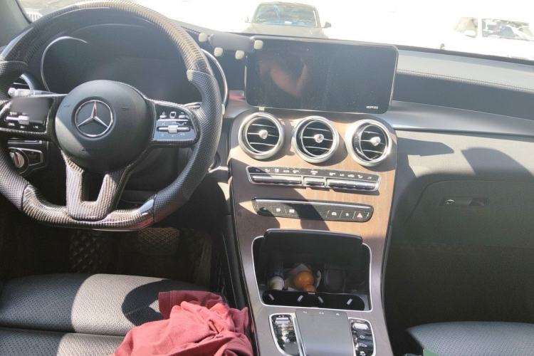 Used Mercedes-Benz GLC 2021 GLC 260 L 4MATIC Luxury Model Center Console