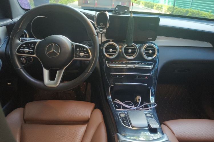 Used Mercedes-Benz GLC 2021 GLC 260 L 4MATIC Dynamic Edition Center Console