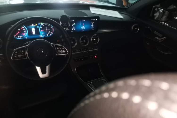 Used Mercedes-Benz GLC 2021 GLC 260 L 4MATIC Luxury Model Center Console