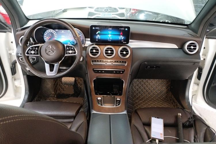 Used Mercedes-Benz GLC 2021 GLC 300 L 4MATIC Dynamic Model Center Console