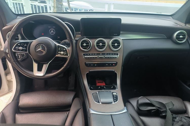 Used Mercedes-Benz GLC 2021 GLC 260 L 4MATIC Luxury Model Center Console