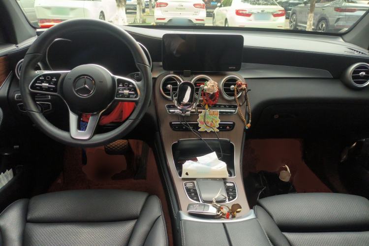 Used Mercedes-Benz GLC 2021 GLC 300 L 4MATIC Dynamic Model Center Console