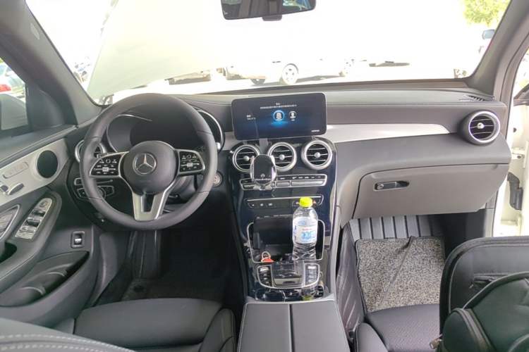 Used Mercedes-Benz GLC 2021 GLC 260 L 4MATIC Dynamic Edition Center Console