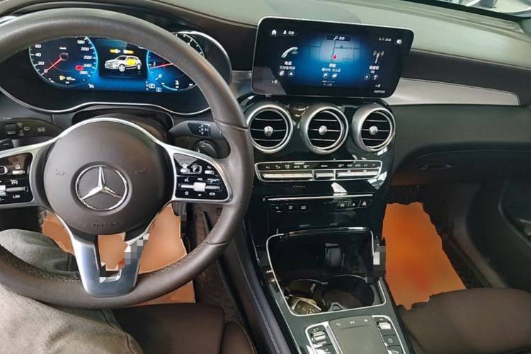 Used Mercedes-Benz GLC 2021 GLC 260 L 4MATIC Dynamic Edition Center Console