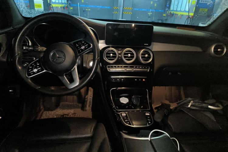 Used Mercedes-Benz GLC 2021 GLC 260 L 4MATIC Dynamic Edition Center Console