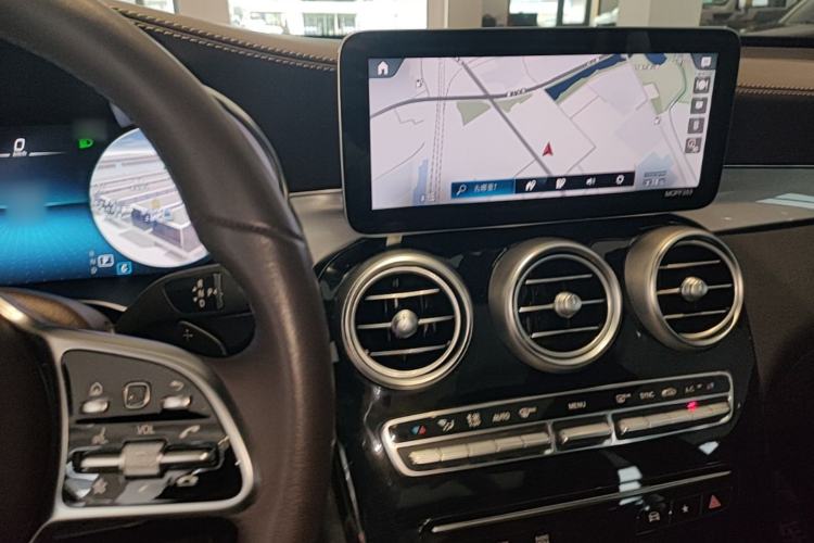 Used Mercedes-Benz GLC 2021 GLC 260 L 4MATIC Dynamic Edition Center Console