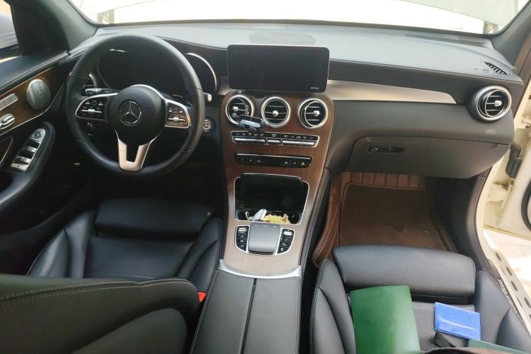 Used Mercedes-Benz GLC 2021 GLC 300 L 4MATIC Dynamic Model Center Console