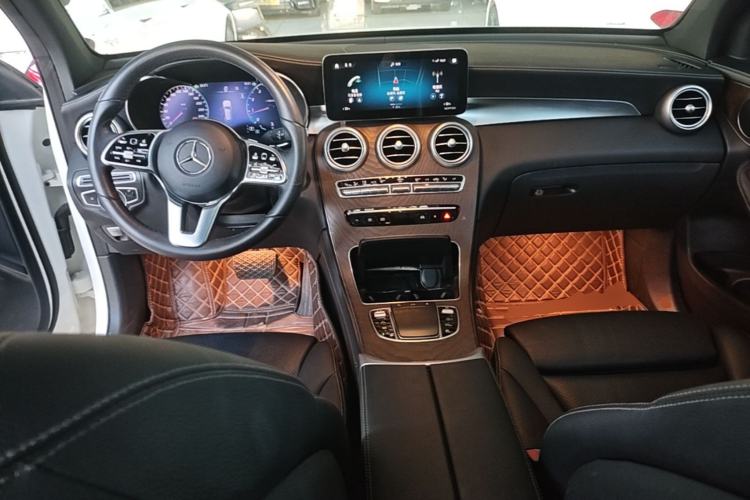 Used Mercedes-Benz GLC 2021 GLC 260 L 4MATIC Luxury Model Center Console