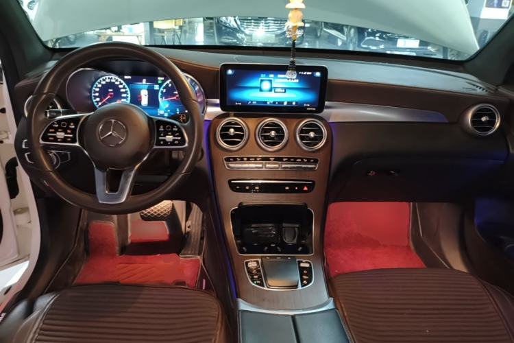 Used Mercedes-Benz GLC 2021 GLC 300 L 4MATIC Dynamic Model Center Console