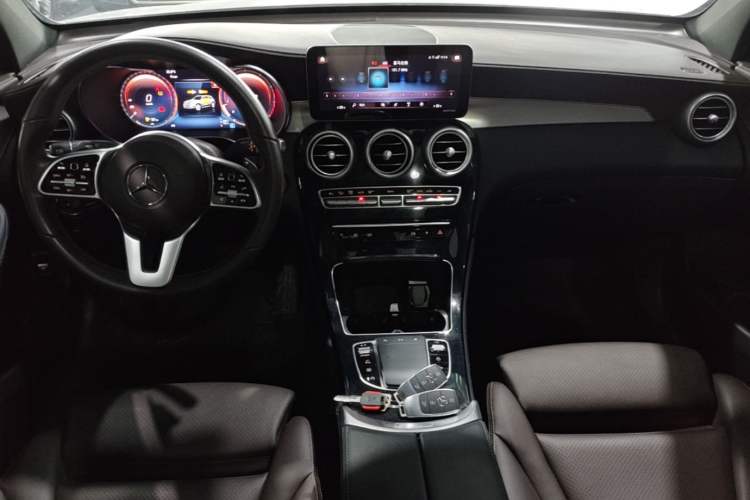 Used Mercedes-Benz GLC 2021 GLC 260 L 4MATIC Dynamic Edition Center Console