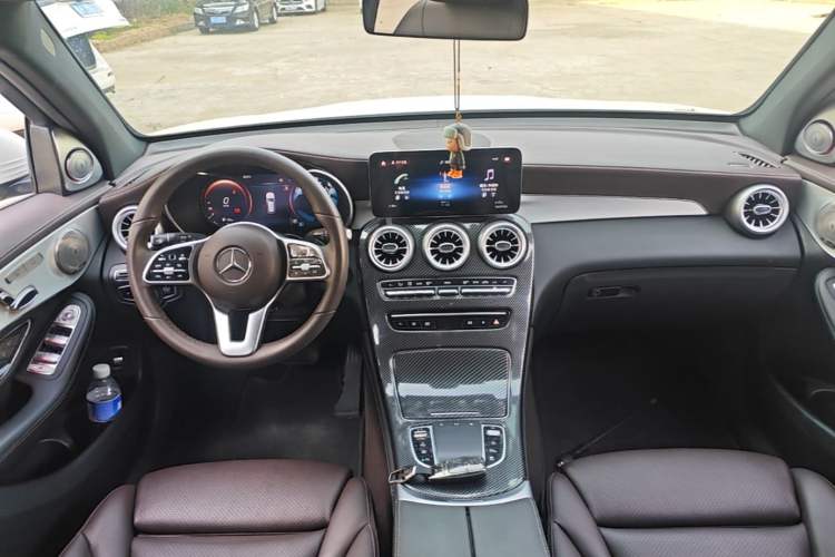 Used Mercedes-Benz GLC 2021 GLC 260 L 4MATIC Dynamic Edition Center Console