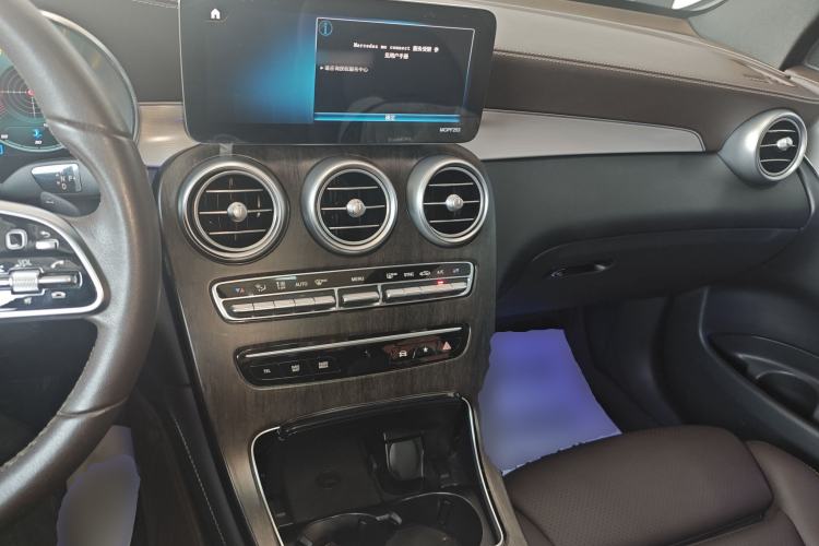 Used Mercedes-Benz GLC 2021 GLC 260 L 4MATIC Dynamic Edition Center Console
