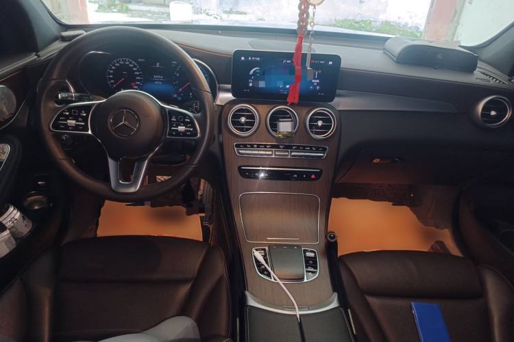 Used Mercedes-Benz GLC 2021 GLC 300 L 4MATIC Dynamic Model Center Console