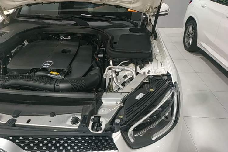 Used Mercedes-Benz GLC 2021 GLC 300 L 4MATIC Dynamic Model Engine Bay Left